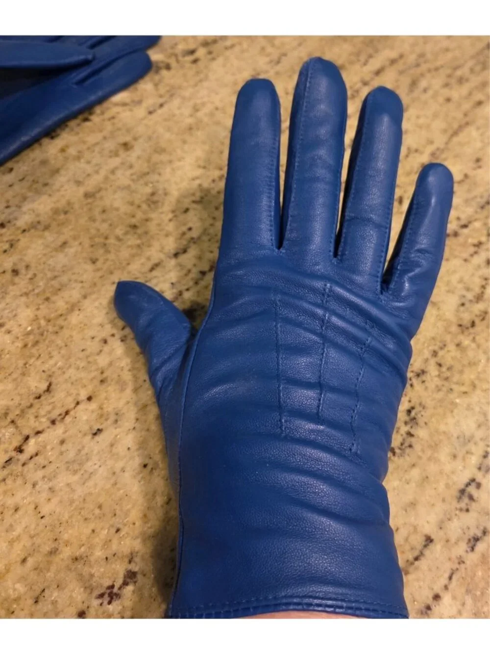 Womens Size S/M Blue Leather Lined Gloves
